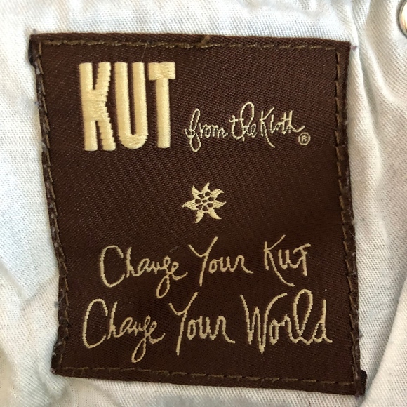 Kut from the Kloth Boyfriend Jeans. Blue. Size 8 - Picture 7 of 8